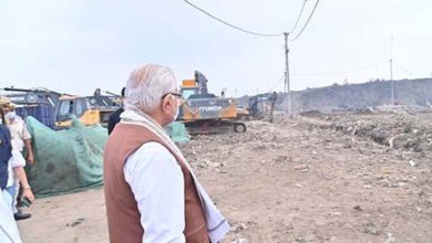 केन्द्रीय मंत्री मनोहर लाल ने भलस्वा डंपसाइट का निरीक्षण किया